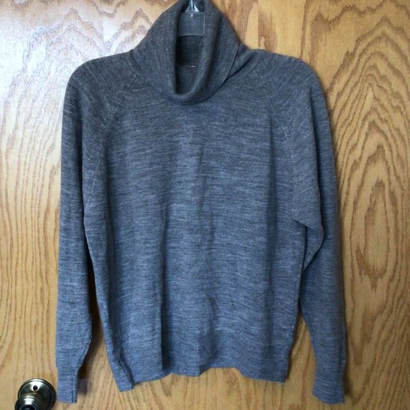 Laura Gayle -  Light grey cowl neck sweater - Picture 4 of 7